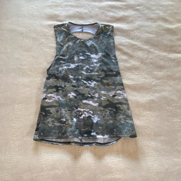 ONZIE Twist back green top - Picture 5 of 9